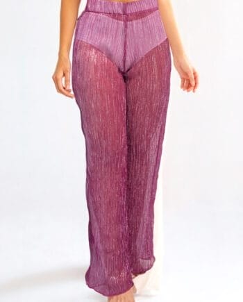Pantalón de playa semitransparente en color violeta con hilos Lurex brillantes
