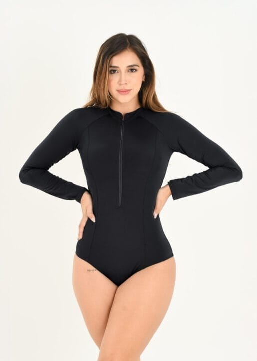 Vestido de baño entero manga larga color negro