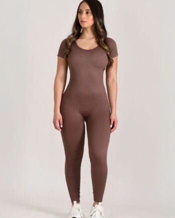 Enterizo Deportivo Cocoa – Estiliza tu Figura con Comodidad y Elegancia